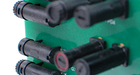 ヒューズホルダー